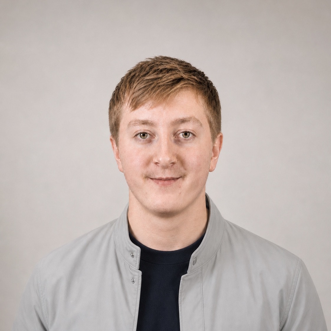 Offizielles Studio-Porträt von Moritz Zinecker, Chief Executive Officer von Audecius